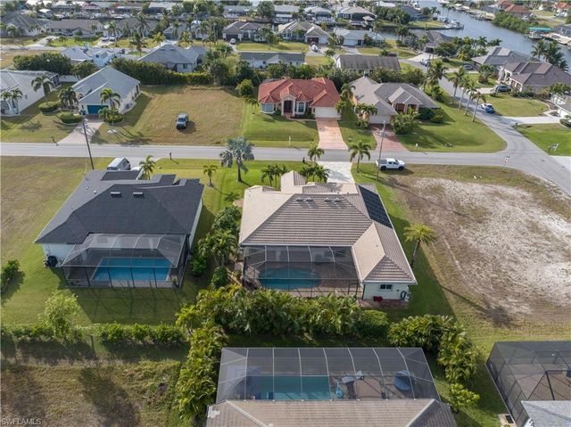 3725 SW 4th LN, Cape Coral, FL 33991