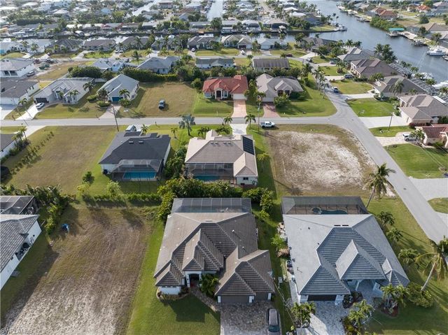3725 SW 4th LN, Cape Coral, FL 33991