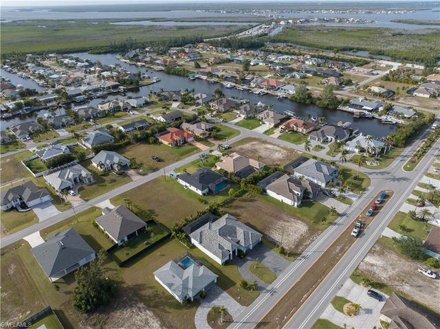 3725 SW 4th LN, Cape Coral, FL 33991
