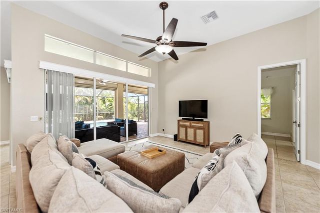 3725 SW 4th LN, Cape Coral, FL 33991