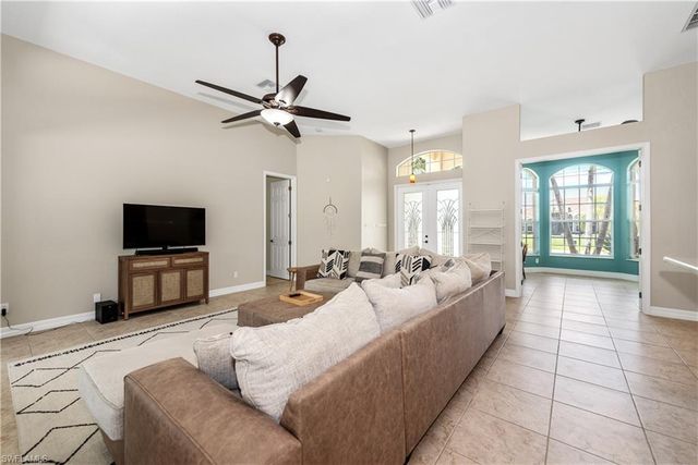 3725 SW 4th LN, Cape Coral, FL 33991