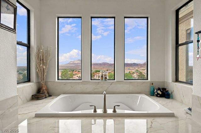 584 Via Colmo Avenue, Henderson, NV 89011