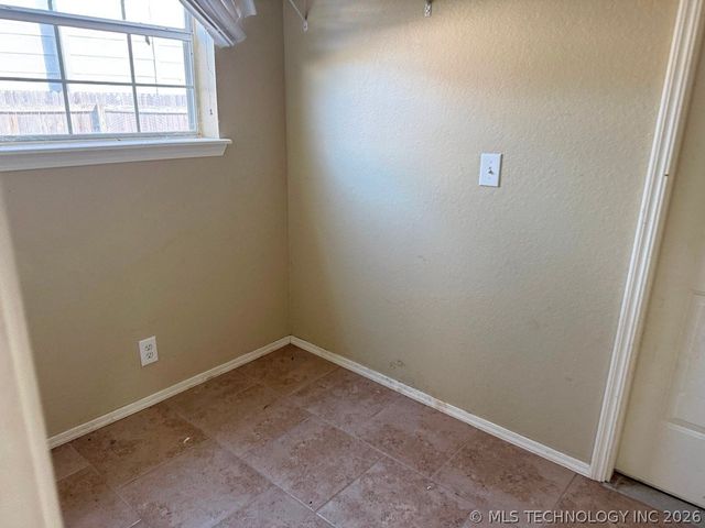 9226 S Fulton Avenue, Tulsa, OK 74137