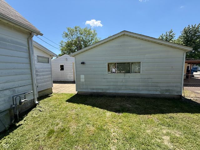 2423 3rd Avenue, Terre Haute, IN 47807