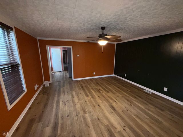2423 3rd Avenue, Terre Haute, IN 47807
