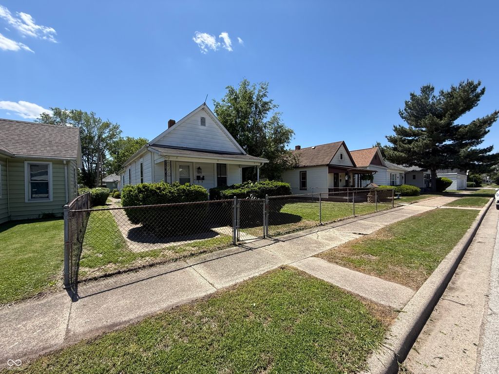 2423 3rd Avenue, Terre Haute, IN 47807