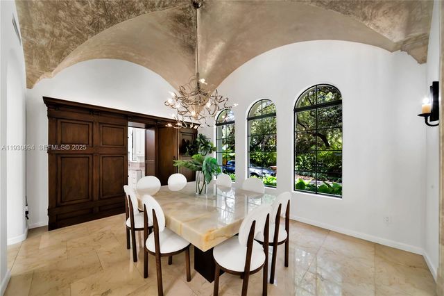 8301 SW 53rd Ave, Miami, FL 33143