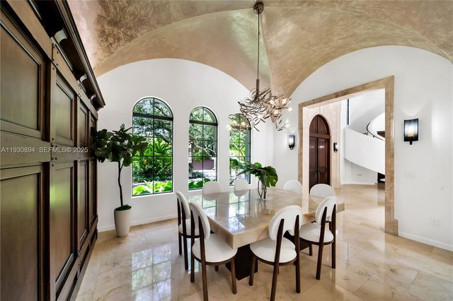 8301 SW 53rd Ave, Miami, FL 33143