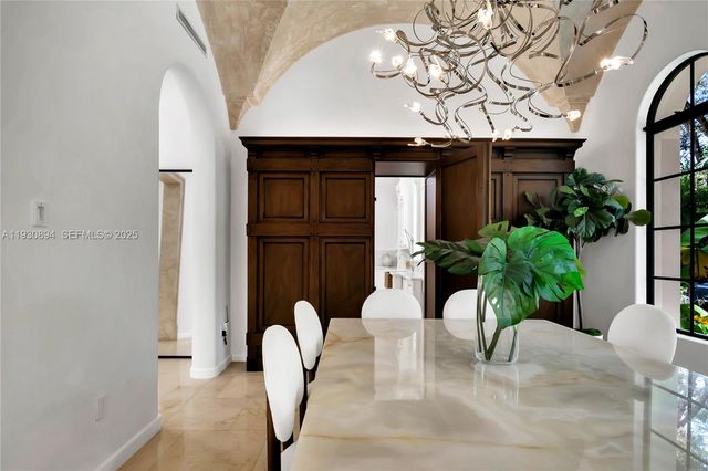 8301 SW 53rd Ave, Miami, FL 33143