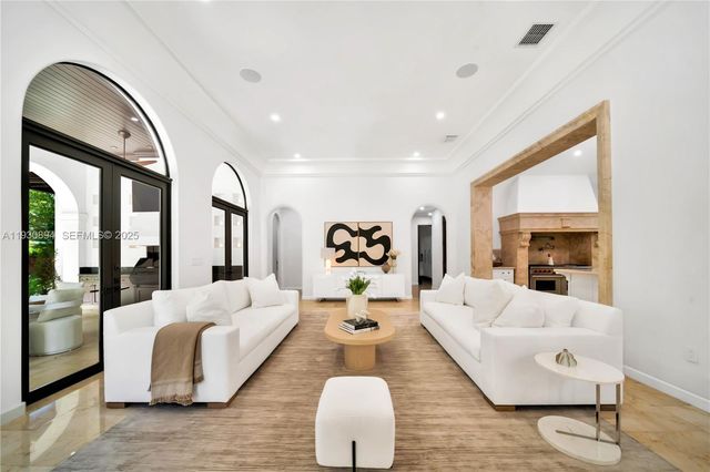 8301 SW 53rd Ave, Miami, FL 33143