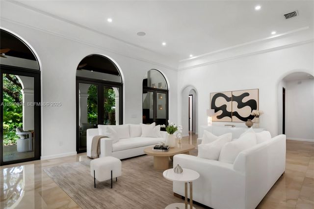 8301 SW 53rd Ave, Miami, FL 33143