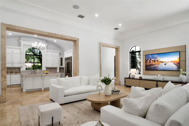 8301 SW 53rd Ave, Miami, FL 33143