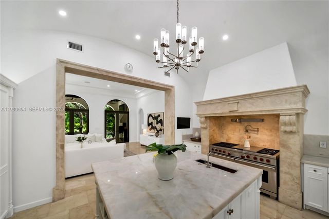 8301 SW 53rd Ave, Miami, FL 33143