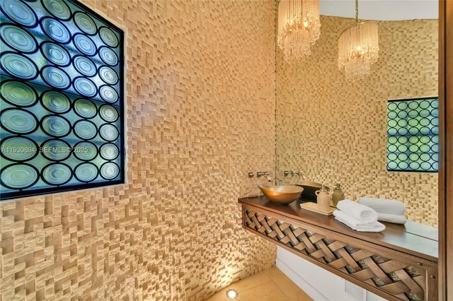 8301 SW 53rd Ave, Miami, FL 33143