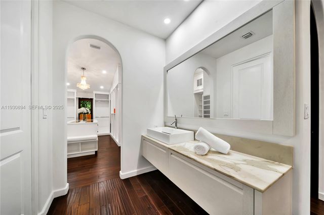 8301 SW 53rd Ave, Miami, FL 33143