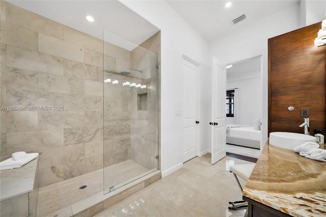 8301 SW 53rd Ave, Miami, FL 33143