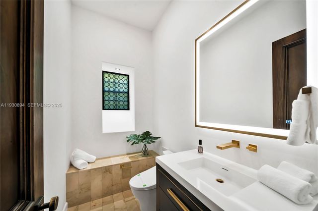 8301 SW 53rd Ave, Miami, FL 33143