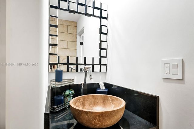 8301 SW 53rd Ave, Miami, FL 33143