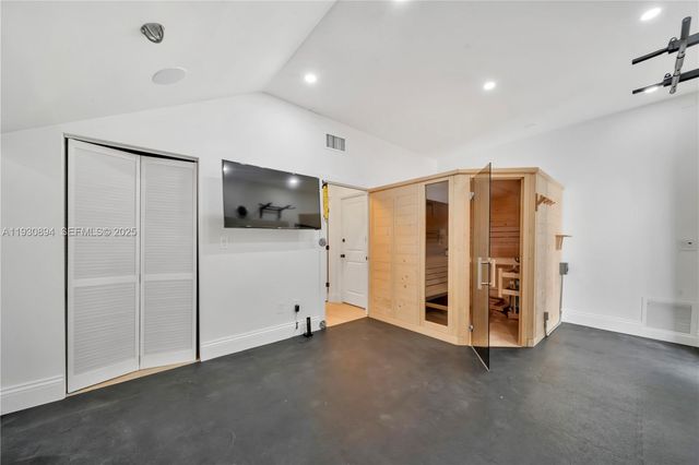 8301 SW 53rd Ave, Miami, FL 33143