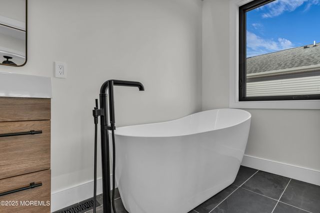 28 W Navasink Drive, Little Egg Harbor, NJ 08087