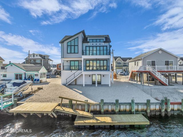 28 W Navasink Drive, Little Egg Harbor, NJ 08087