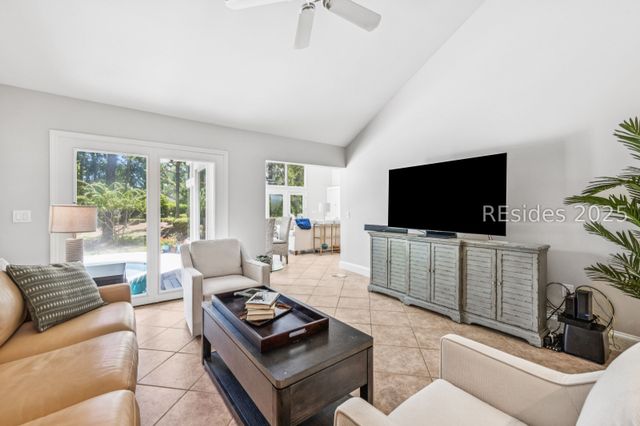 8 Rosebank Ln, Hilton Head Island, SC 29928
