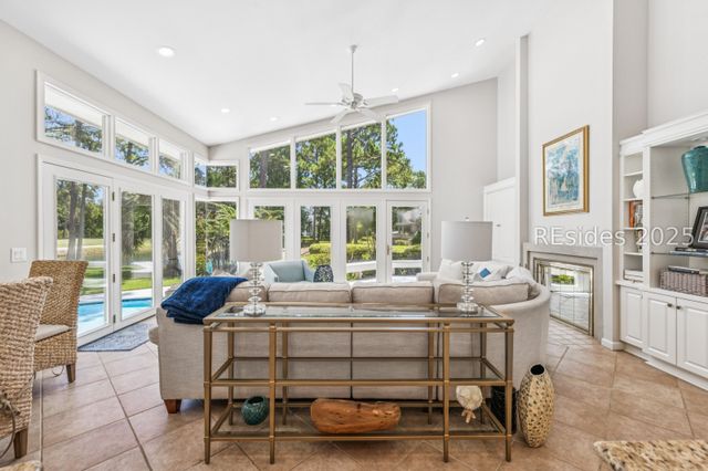 8 Rosebank Ln, Hilton Head Island, SC 29928