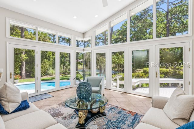 8 Rosebank Ln, Hilton Head Island, SC 29928