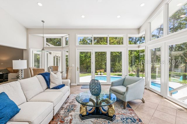 8 Rosebank Ln, Hilton Head Island, SC 29928