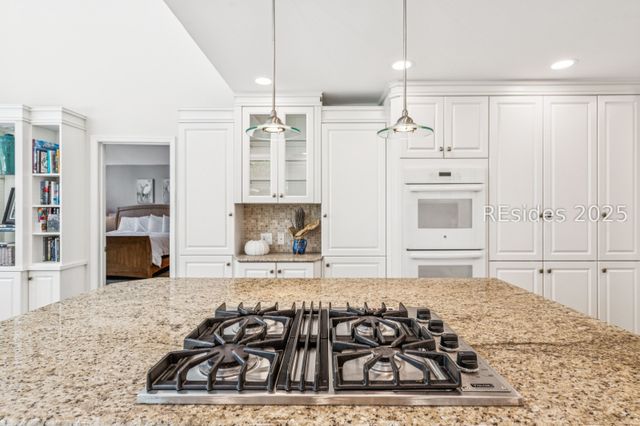 8 Rosebank Ln, Hilton Head Island, SC 29928