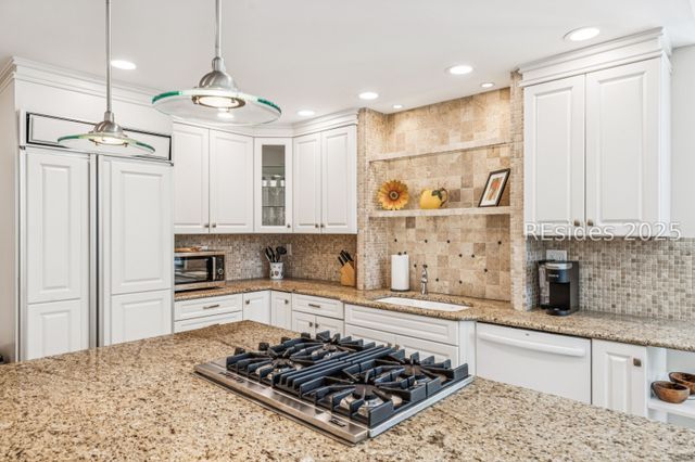 8 Rosebank Ln, Hilton Head Island, SC 29928