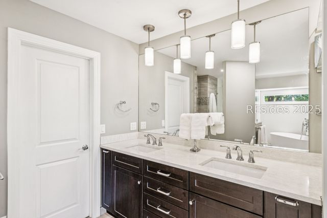 8 Rosebank Ln, Hilton Head Island, SC 29928