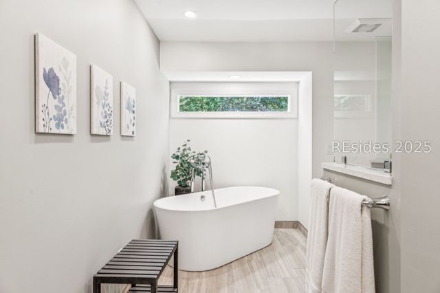 8 Rosebank Ln, Hilton Head Island, SC 29928