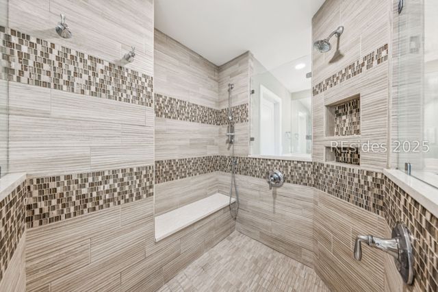 8 Rosebank Ln, Hilton Head Island, SC 29928