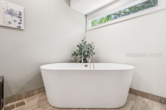 8 Rosebank Ln, Hilton Head Island, SC 29928