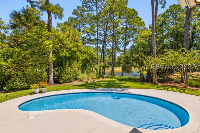 8 Rosebank Ln, Hilton Head Island, SC 29928