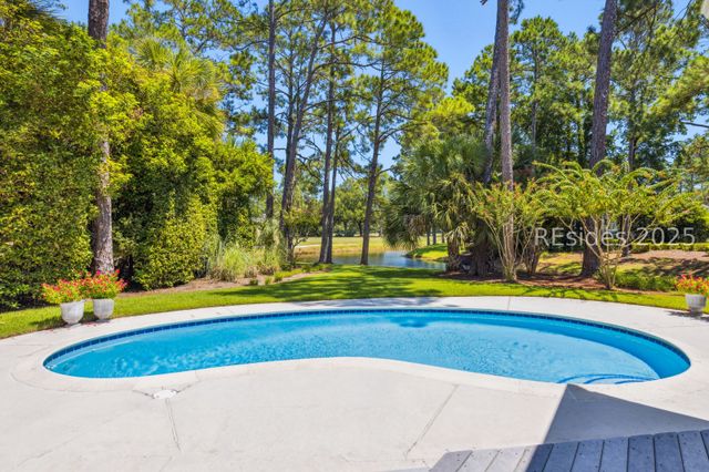 8 Rosebank Ln, Hilton Head Island, SC 29928