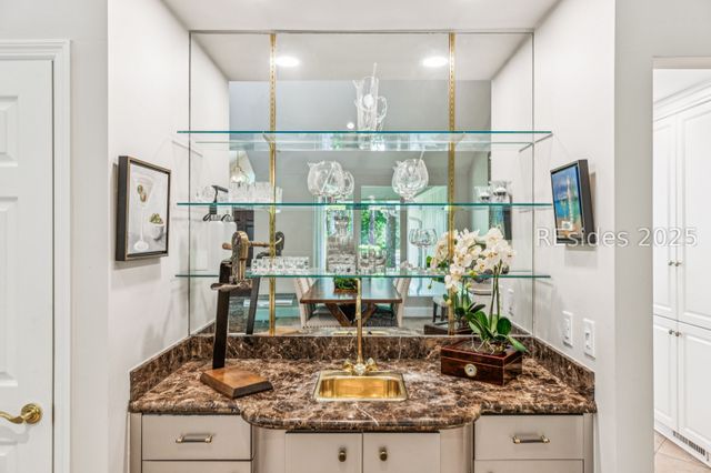 8 Rosebank Ln, Hilton Head Island, SC 29928