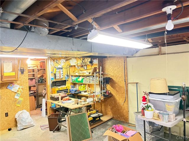 7637 Sandy Lane, Clay, NY 13212