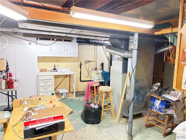 7637 Sandy Lane, Clay, NY 13212