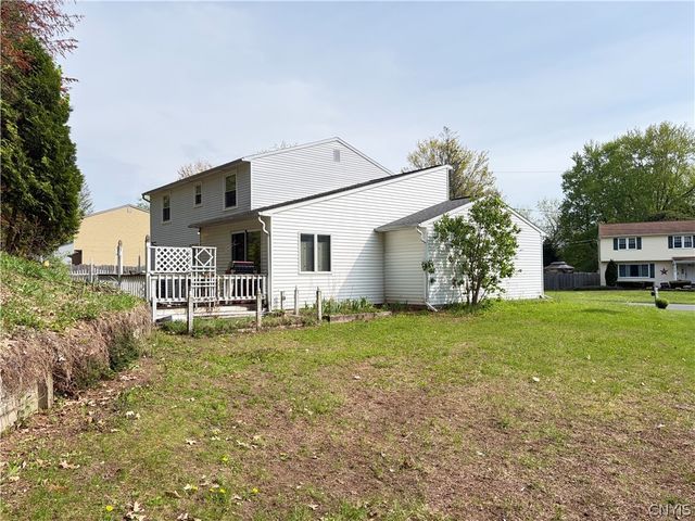 7637 Sandy Lane, Clay, NY 13212