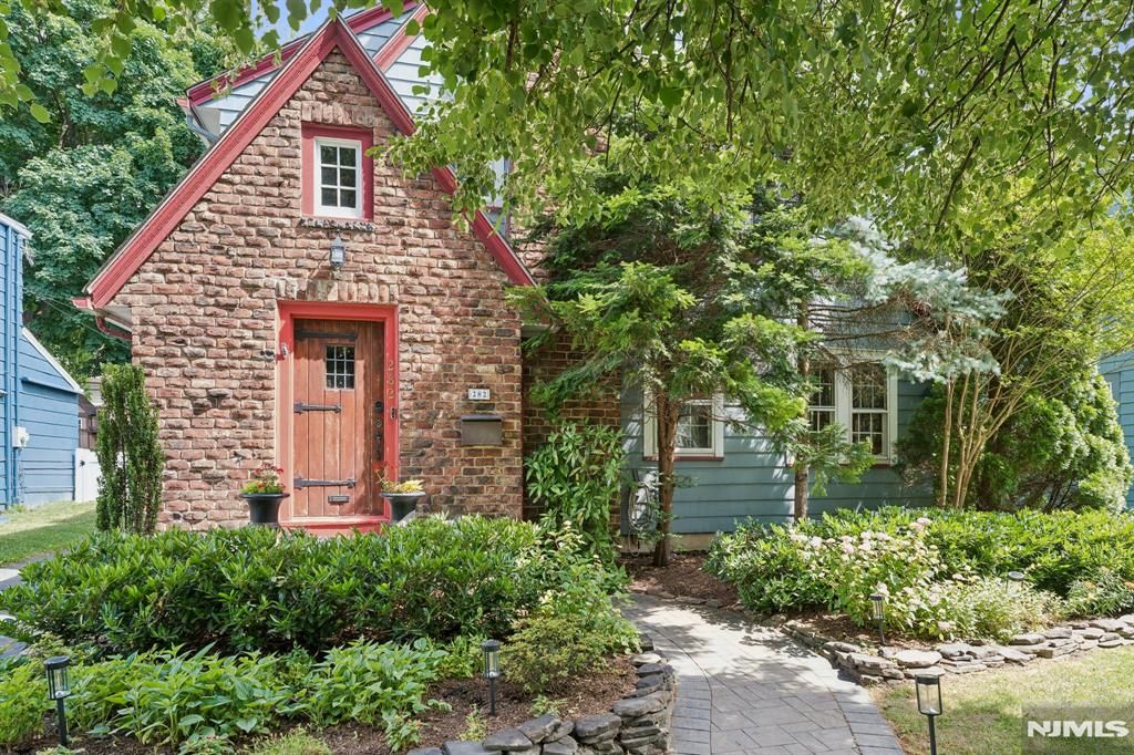 282 Richmond Avenue, South Orange Village, NJ 07079