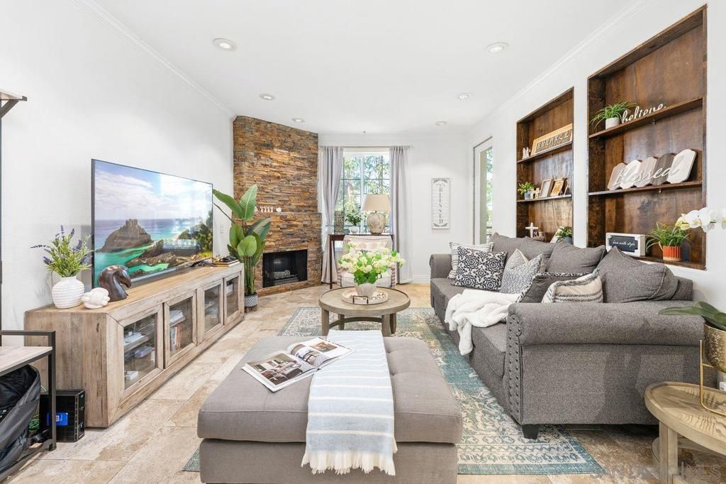 12366 Carmel Country Rd 207, San Diego, CA 92130 — exterior