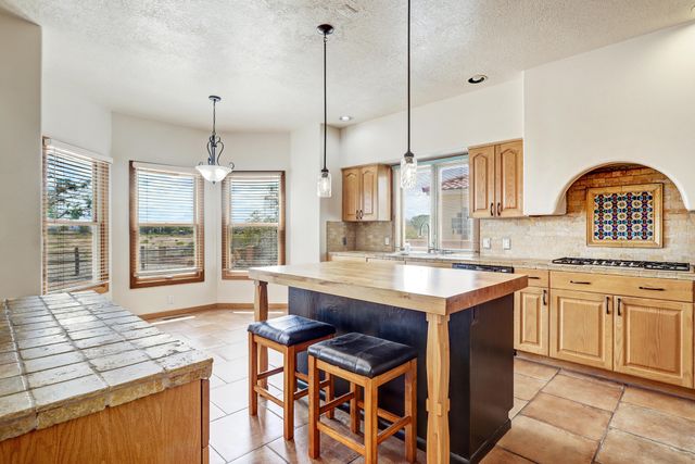 308 Nicklaus Drive SE, Rio Rancho, NM 87124