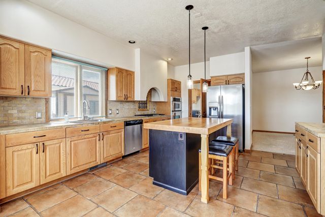 308 Nicklaus Drive SE, Rio Rancho, NM 87124