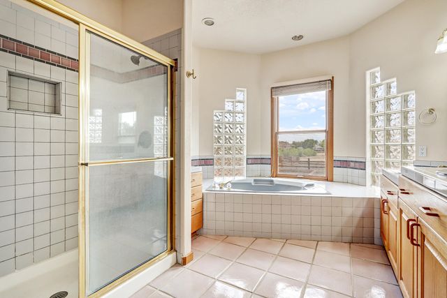 308 Nicklaus Drive SE, Rio Rancho, NM 87124