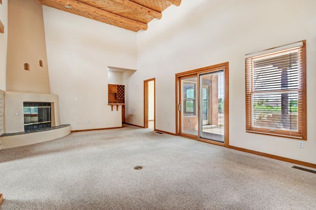 308 Nicklaus Drive SE, Rio Rancho, NM 87124