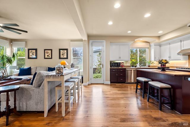 3696 Newbury Ct, Santa Rosa, CA 95404