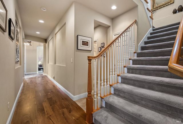 3696 Newbury Ct, Santa Rosa, CA 95404