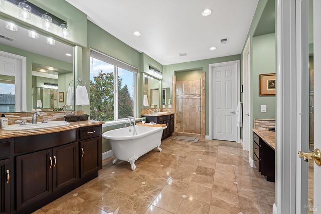 3696 Newbury Ct, Santa Rosa, CA 95404